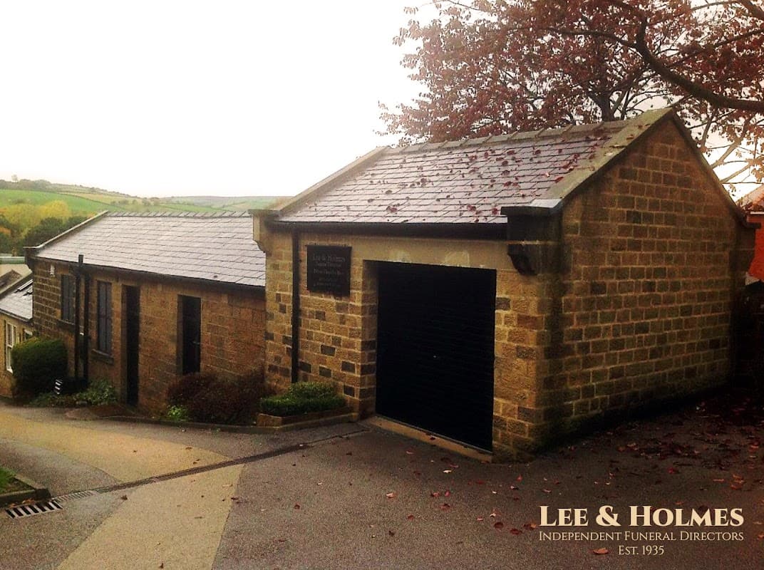 Lee & Holmes Funeral Directors - Funeral Directors in pateley bridge