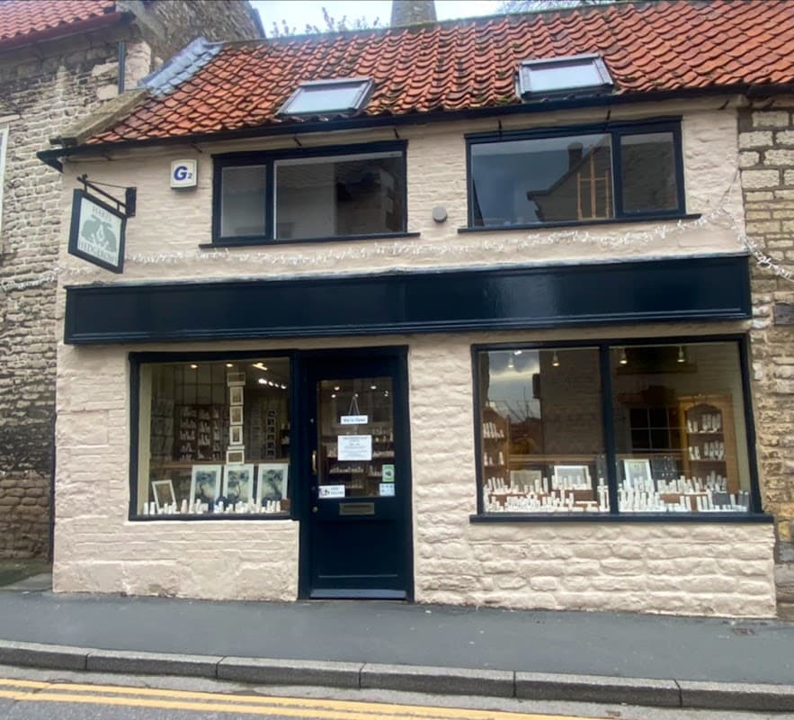 Hares and Hedgerows - Jewellers in pickering