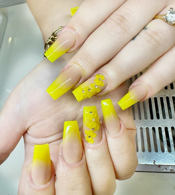 Henry Nails - Nail Salons in pontefract