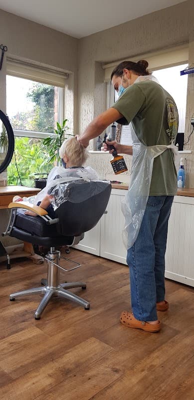 Niki's - Hair Salons in pontefract