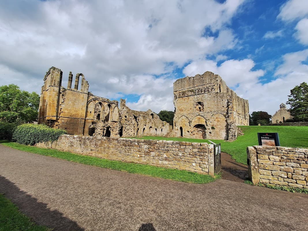 Easby Abbey - Attraction in richmond