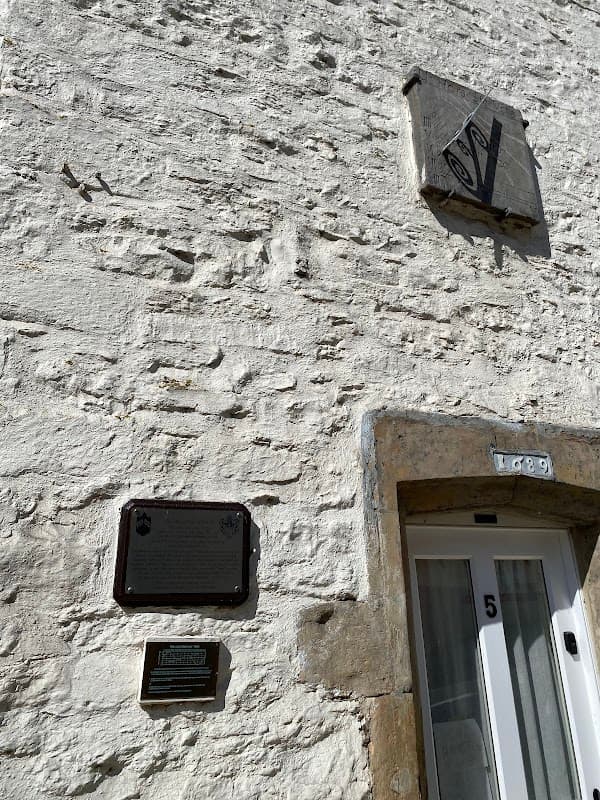 Georgian Sundials - Historic Site in richmond