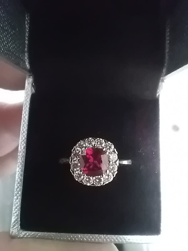 Lightfoots Jewellers - Jewellers in richmond