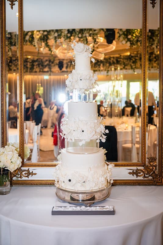 The Paradise Cake Company - Bakers in ripon