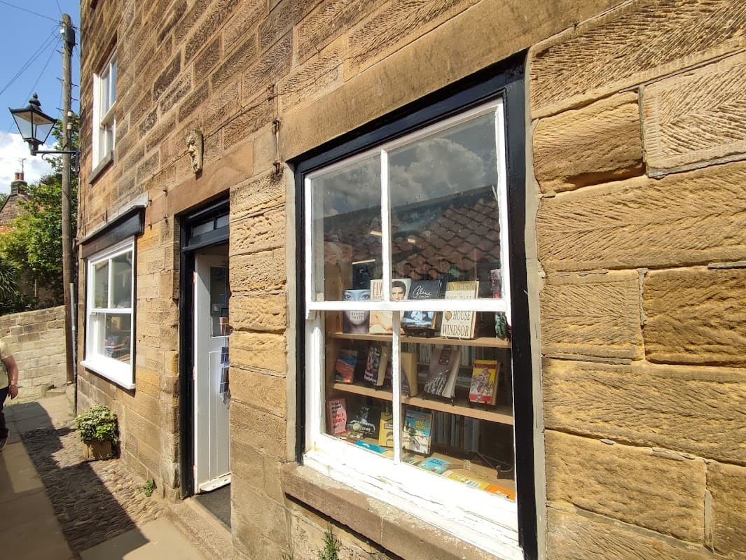 Robin Hoods Bay Bookshop - Bookshops in robin hoods bay
