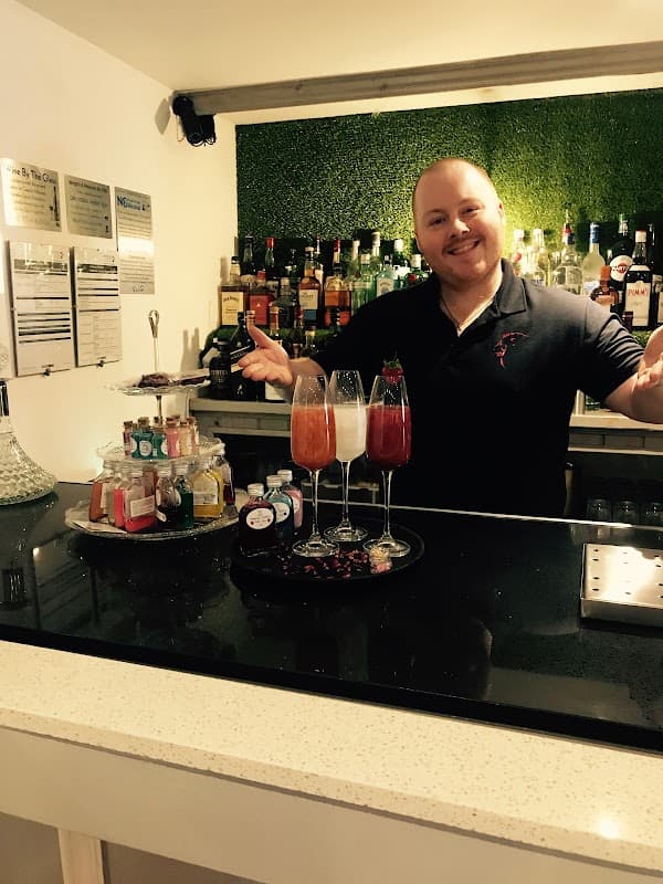 Red Lion Prosecco Lounge and Drinks Bar