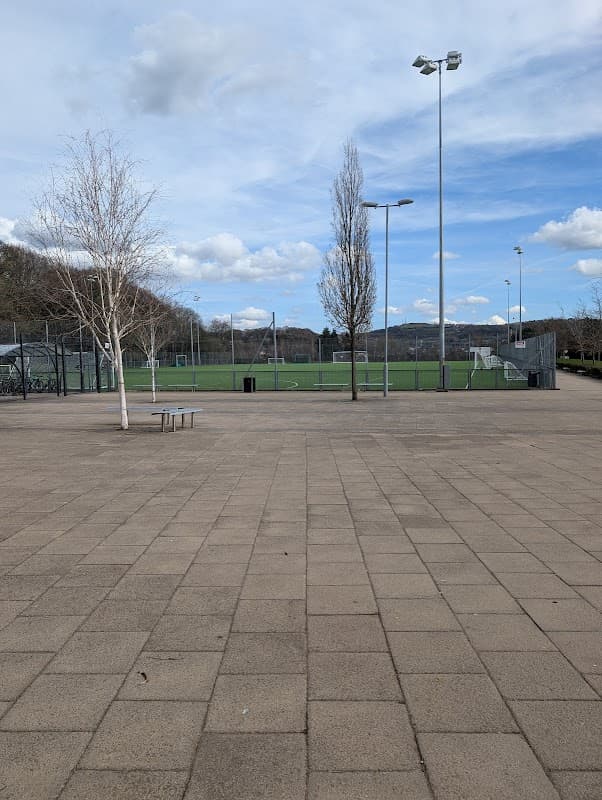 Bus Stop at Salt Grammar School E (stop E) - Bus Stops in saltaire