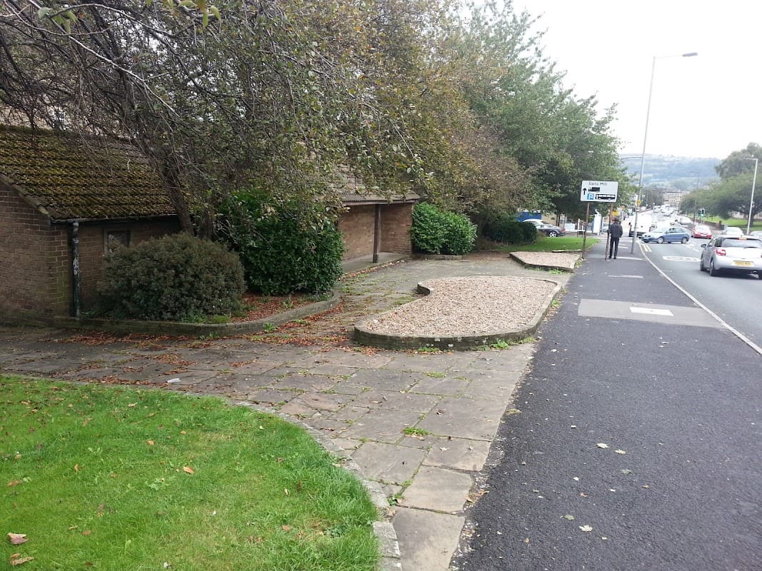 Saltaire Garages 4 rent