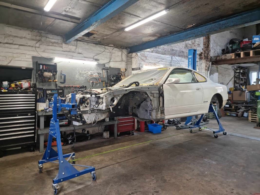 D.J.Auto`s - Garages in scarborough