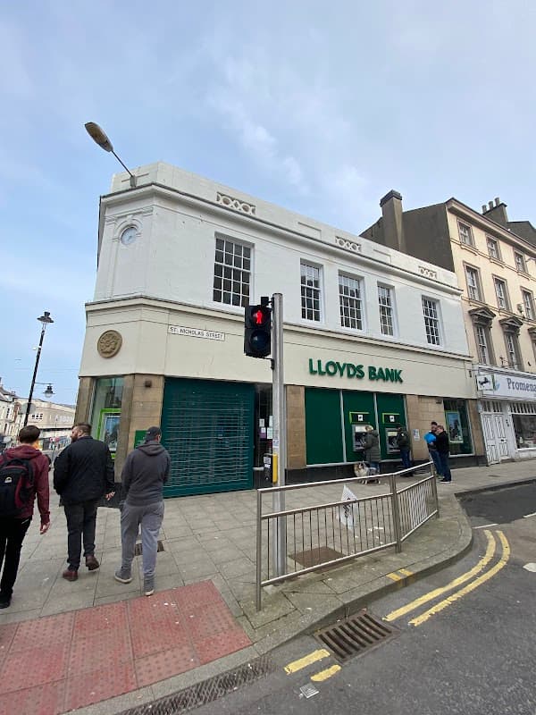 Lloyds Bank - Banks in scarborough