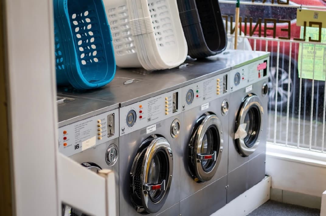 M & LJ Launderette - Launderettes in scarborough