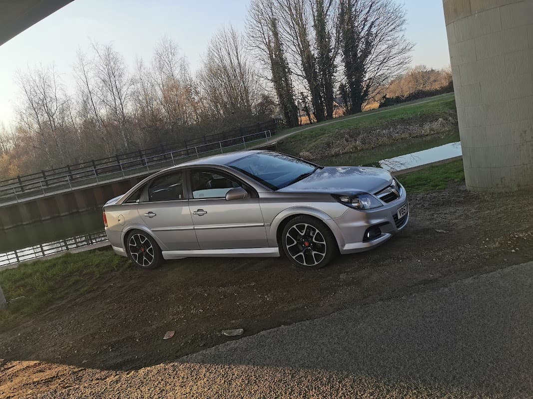 GTR Brothers Parts & Service - Garages in selby