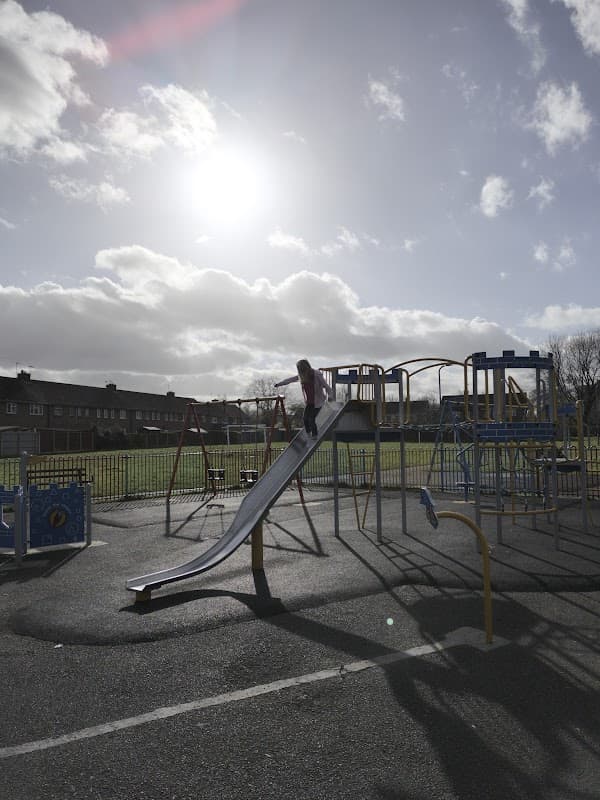 Petre Park - Playgrounds in selby