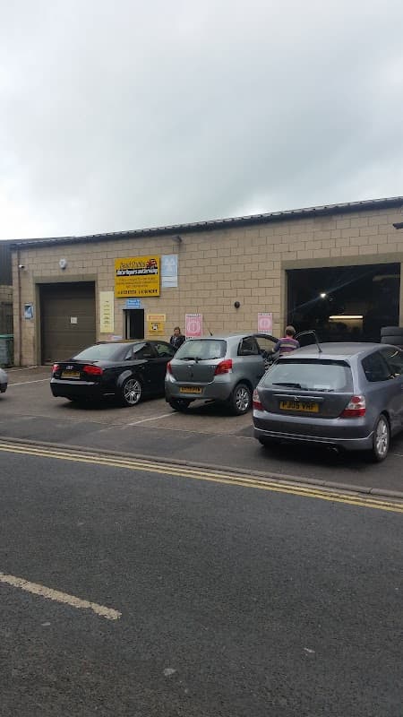 David Stubbs Motors Ltd - Garages in settle