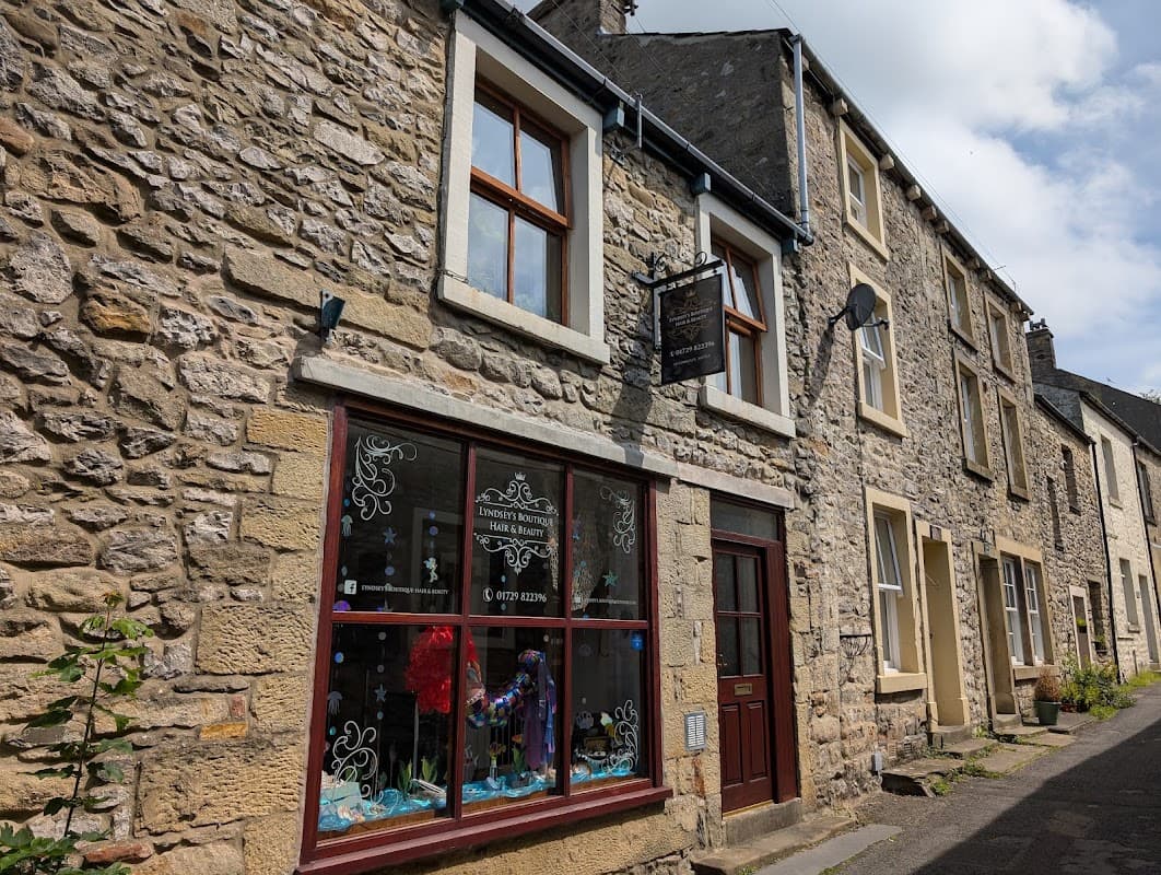 Lyndsey's Boutique - Hair & Beauty - Hair Salons in settle