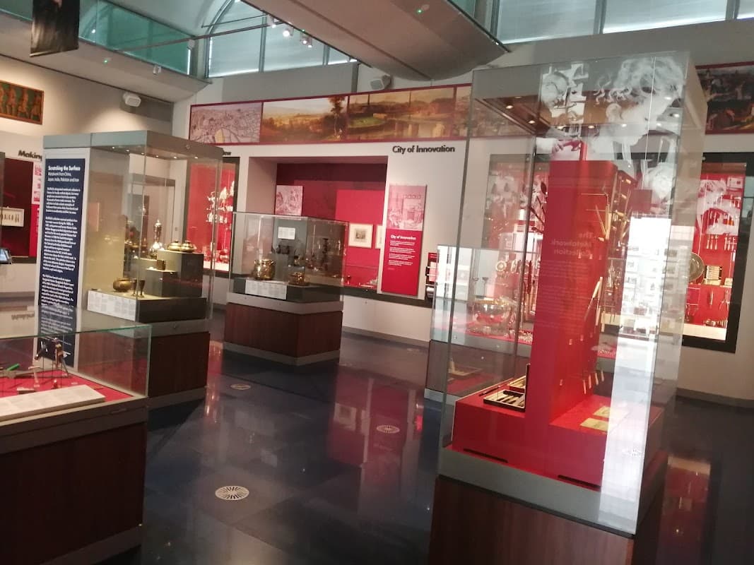 Millennium Gallery - Museum in sheffield