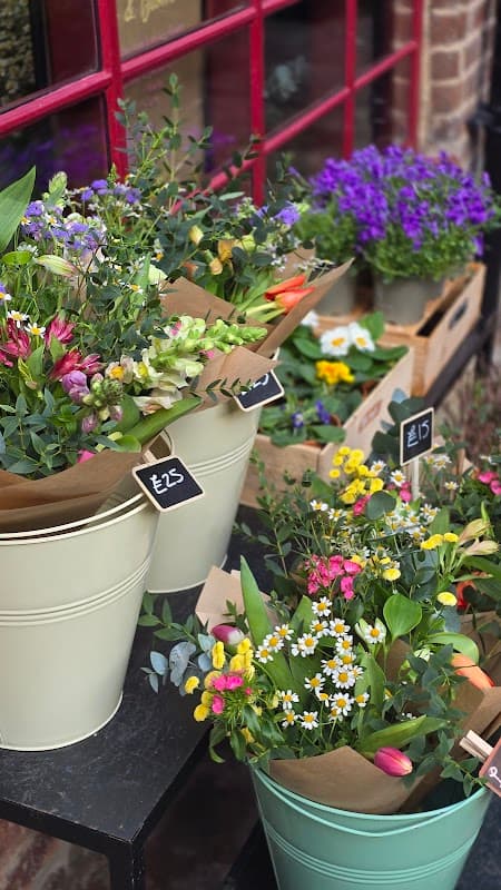 Roots & Bloom CIC - Flower Farm - Florists in sheffield