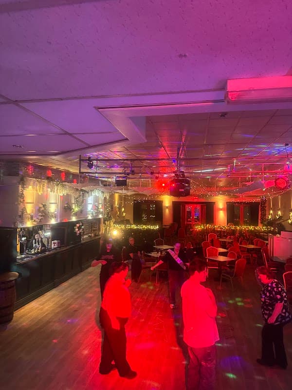 Bus Stop at Saltaire Rd Wycliffe Gardens - Bus Stops in shipley