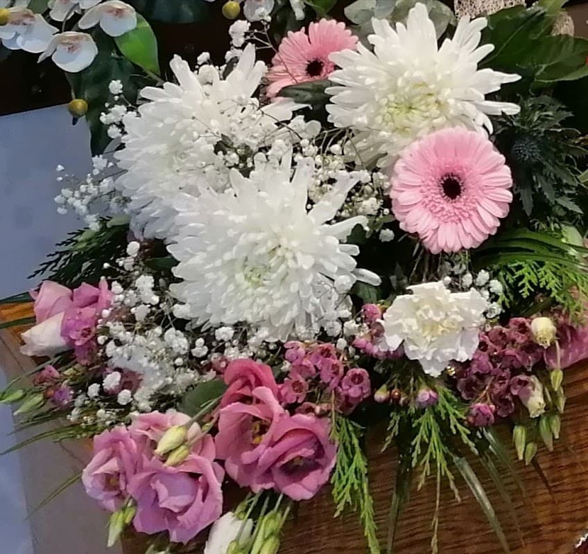 Eastell W M & Son - Florists in shipley