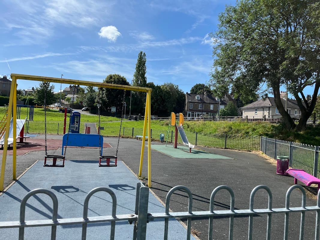 Hirst Lane Playground - Playgrounds in shipley