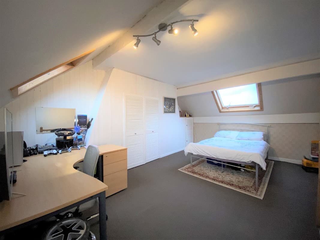 Simon Barnett Bespoke Estate Agent