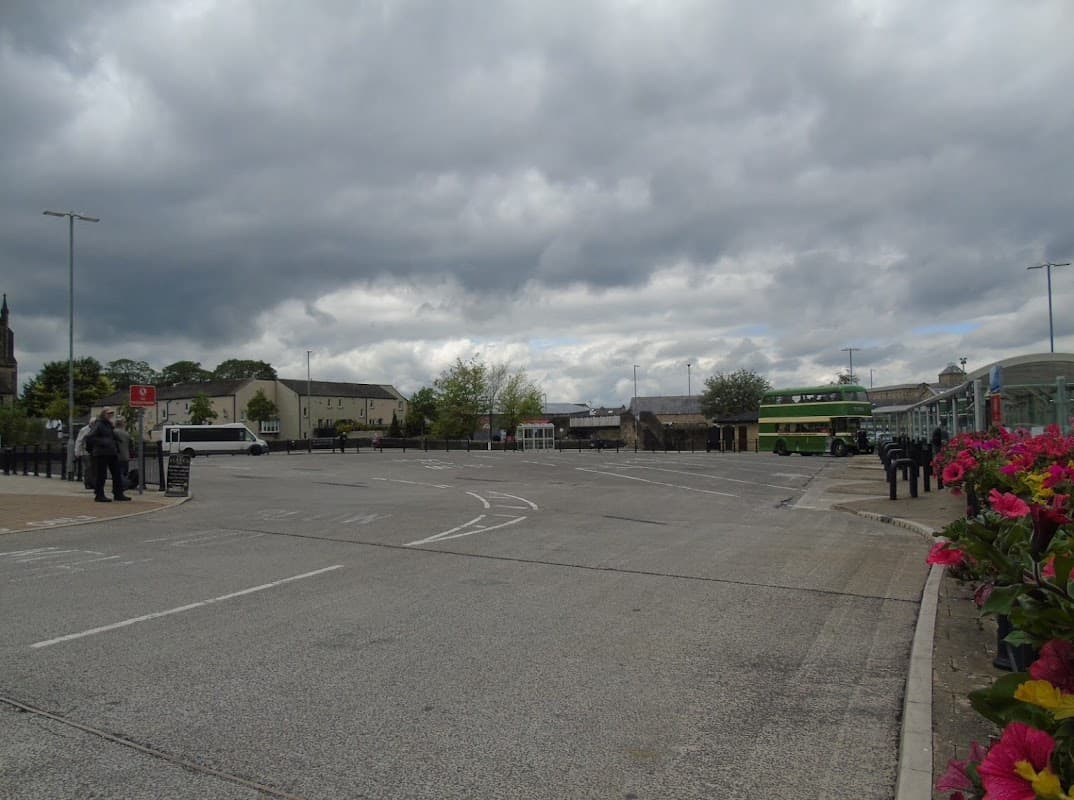 Bus Station Arrive - Bus Stops in skipton