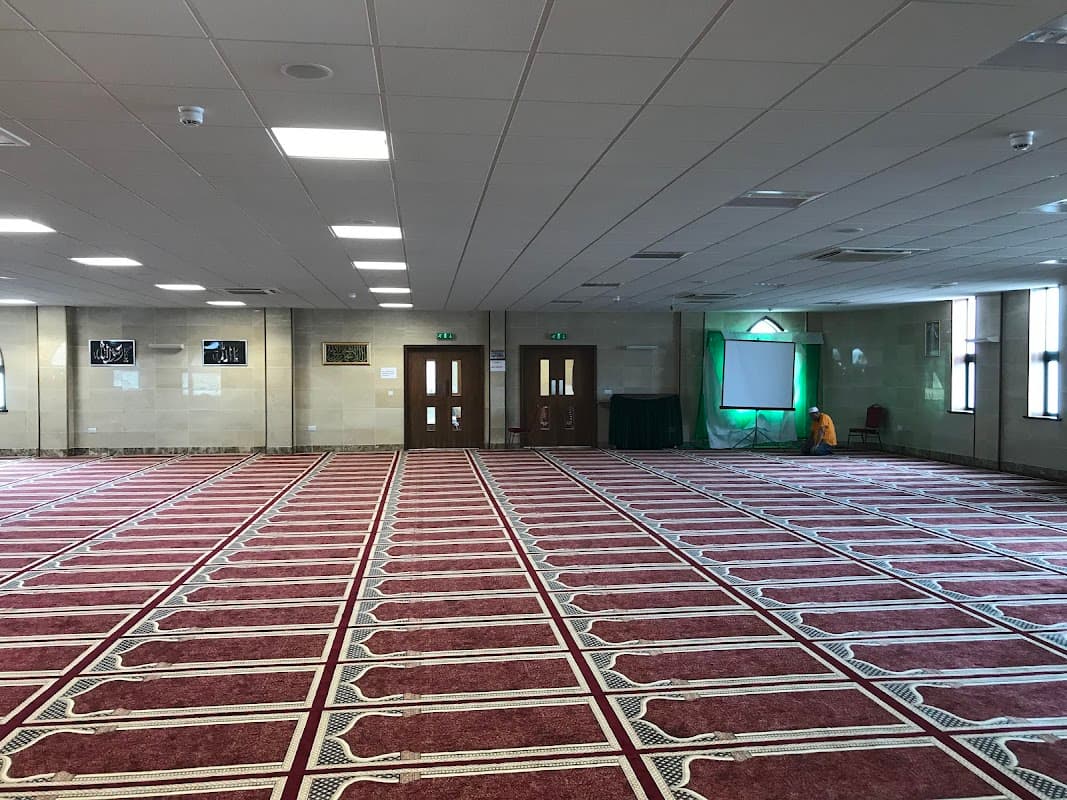 Farooq E Azam Mosque & Islamic Centre - Mosques in tees valley