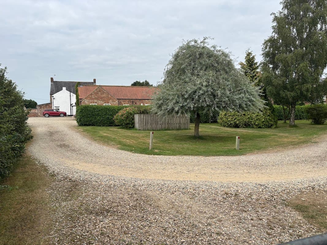 Accommodation at OLD OAK COTTAGES in thirkleby