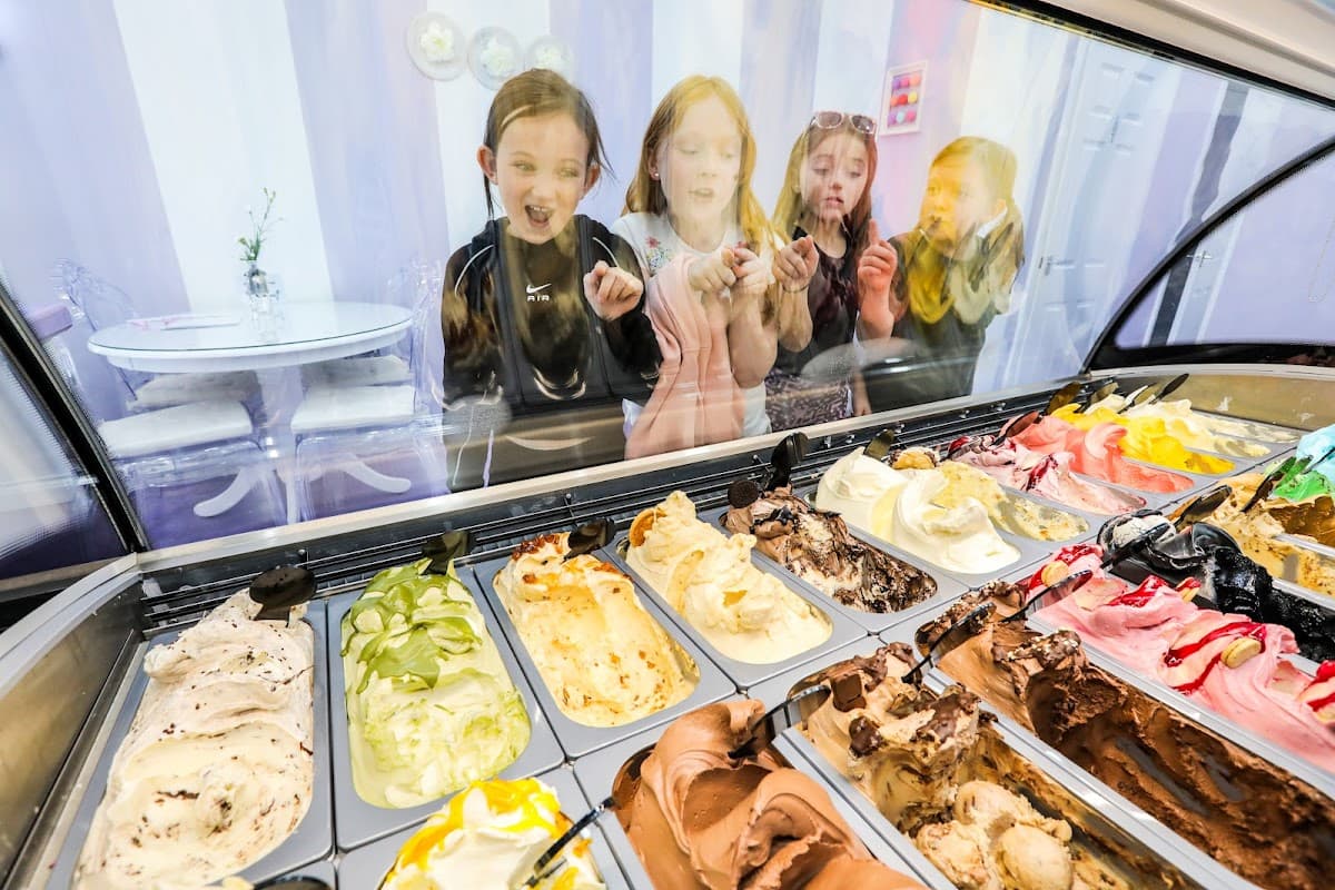 Happy Spoon Ice Cream Parlour - Ice Cream Shops in thornaby