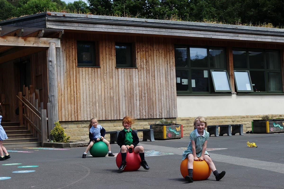Castle Hill Primary School - Primary Schools in todmorden