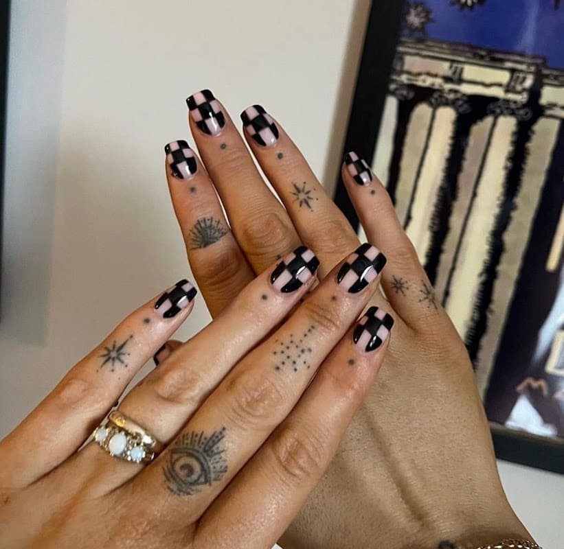 Claws & More Todmorden - Beauty Salons in todmorden