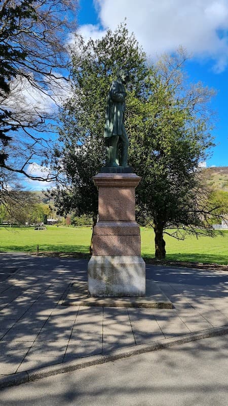Fielden Statue - Monuments in todmorden