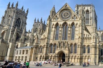 Exterior Walking Tour of York Minster with Group Access