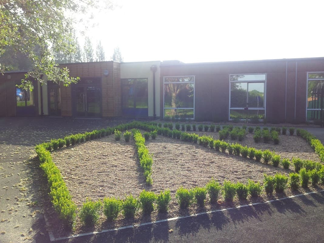 Alverthorpe St Paul's C E School - Primary Schools in wakefield