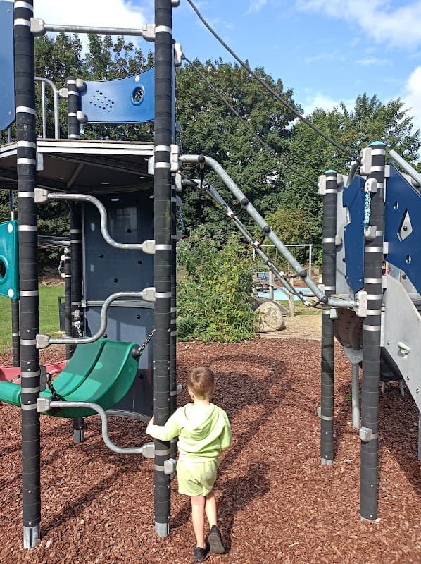 Bottom Boat Playground - Playgrounds in wakefield