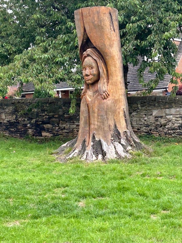 “Crowning” Local Sculpture - Monuments in wakefield