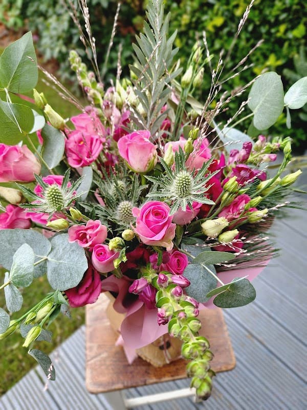 Handtied - Florists in wakefield