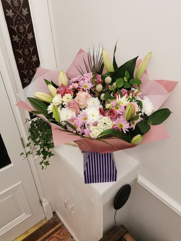 Michelles Flowers @ Shell Redbeck Services - Florists in wakefield