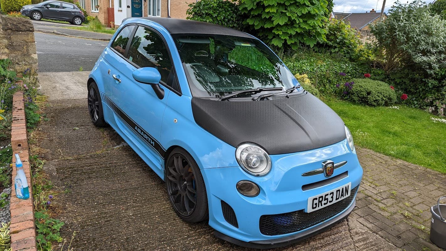 Pj Auto's - Garages in wakefield