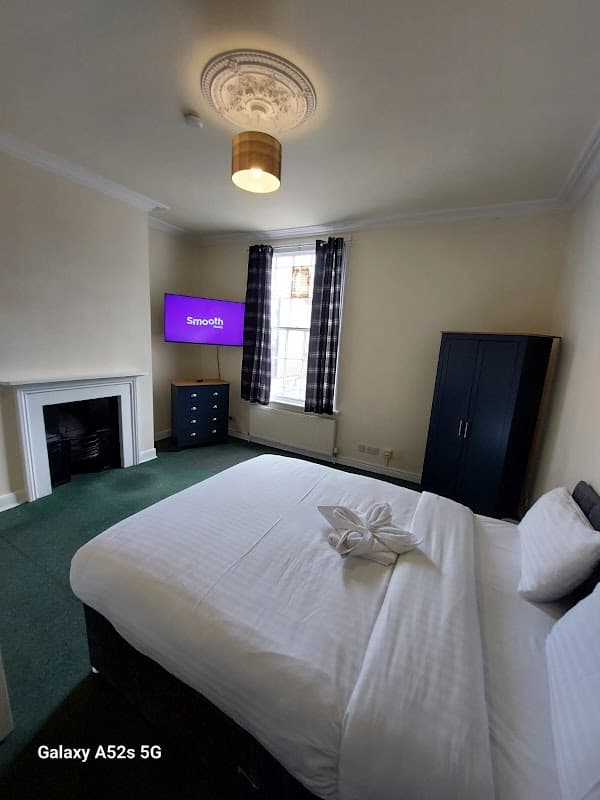 Accommodation at QUICK ROOMz WAKEFIELD in wakefield