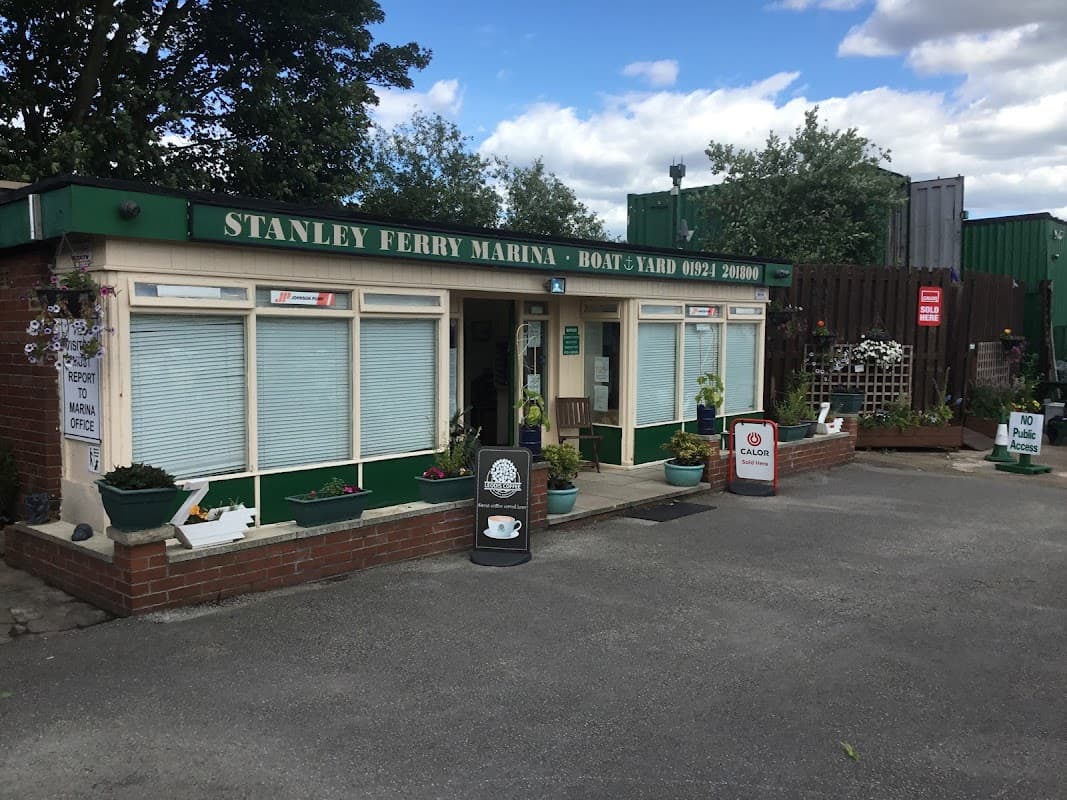 Stanley Ferry Marina Boatyard (Not Pub) - Marinas in wakefield