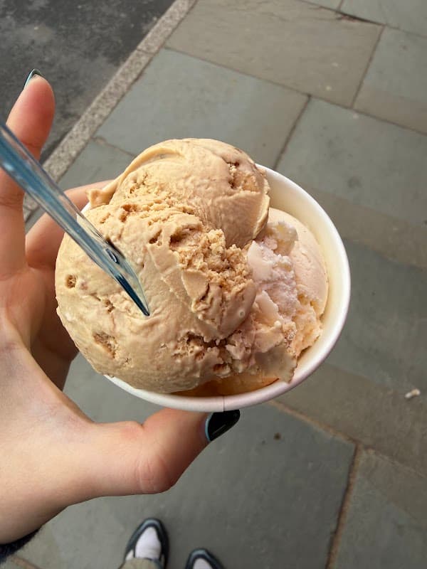 Flavours Ice Cream Bar - Ice Cream Shops in whitby