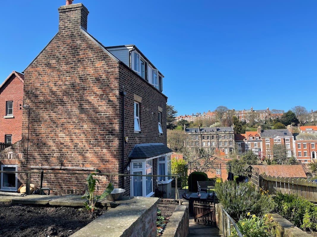 Folly Gardens Camping and Holiday Cottages Whitby - Campsite in whitby