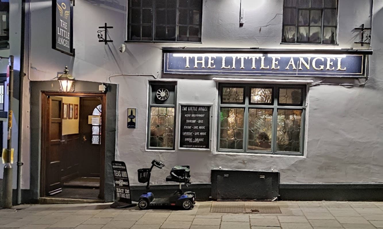 Food & drink at Little Angel in whitby