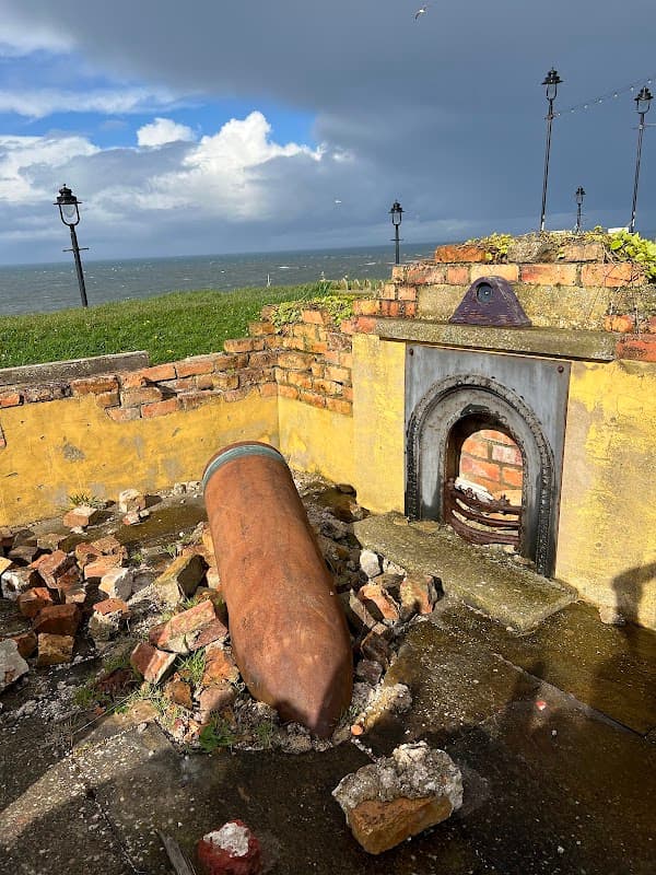Memorial - War Memorials in whitby