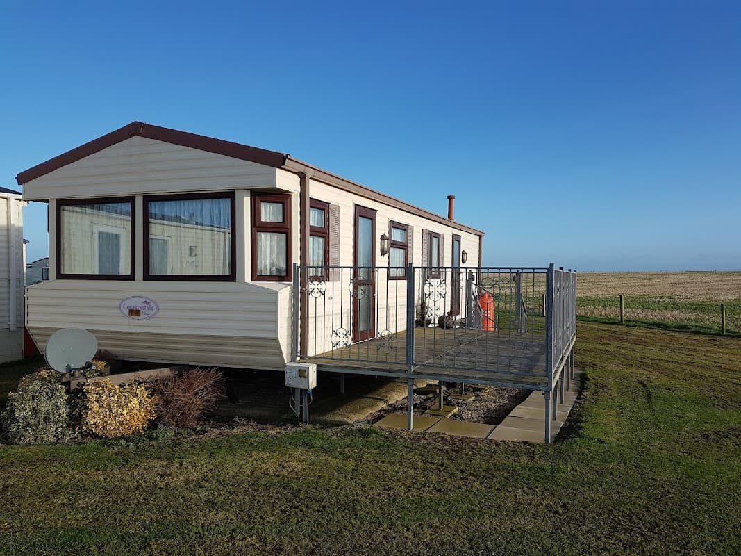 Stoupe Cross Farm Caravan Site - Campsite in whitby