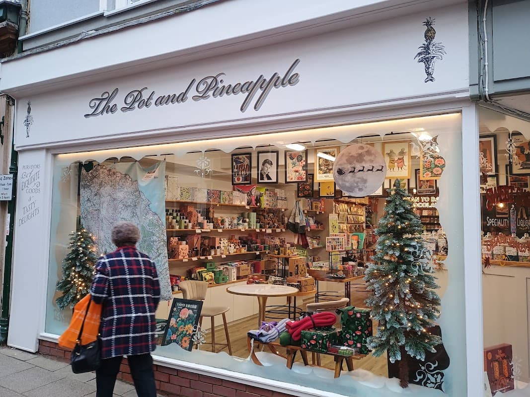 The Pot and Pineapple - Gift Shops in whitby