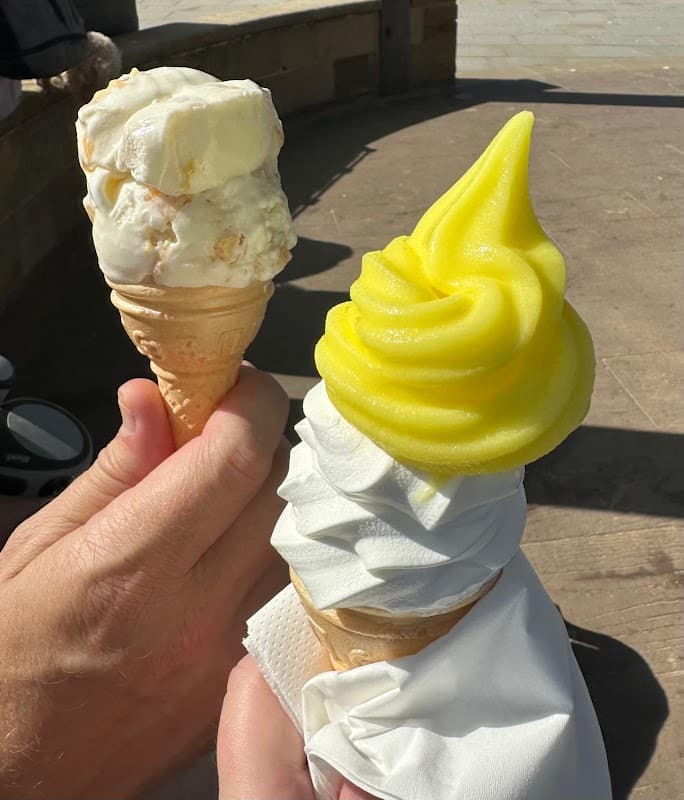 Trillos Ice cream kiosk - Ice Cream Shops in whitby