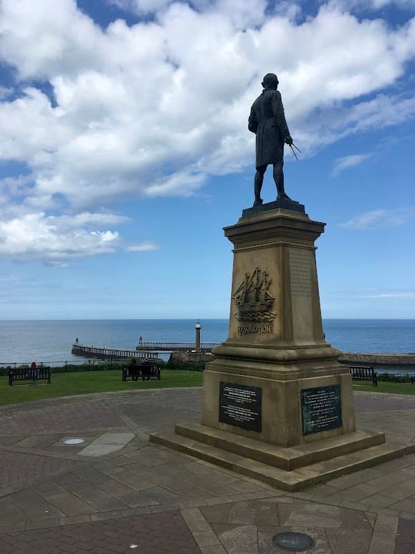 Whitby Harbour Resolution Memorial - Monuments in whitby