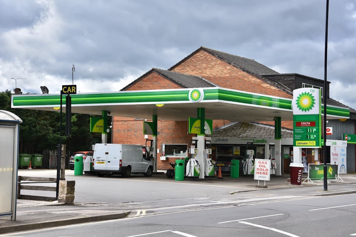 bp - Petrol Stations in woodhouse